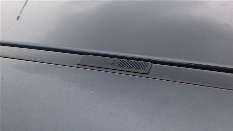 Za�Lepka Listwy Dachowej Mazda 2/3/6/Cx-7/Cx-9  Orygina�